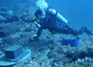Dr. Chris Meyer installing Autonomous Reef Monitoring Structures in the Dhofar region of Southern Oman